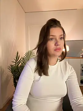 MaribelRiver online show from 11.17.25