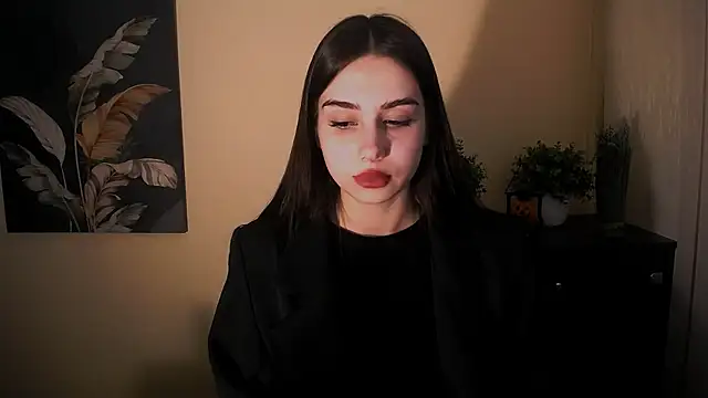 Lili magic online show from 10.31.25