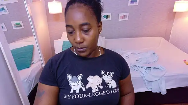 Snapshot of kiara_evanss chatting on 10.29.25 kiara evanss online show from 10.29.25