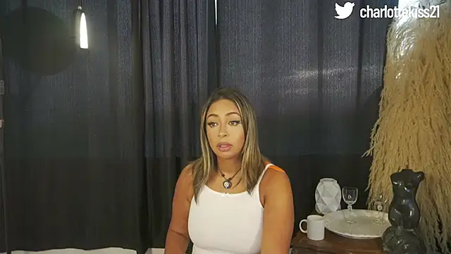 Snapshot of charlottelover21 chatting on 04.16.26 charlottelover21 online show from 04.16.26