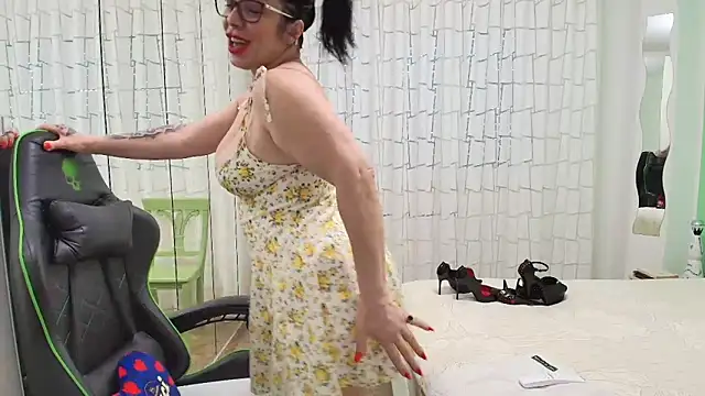   Nina online show from 04.08.26