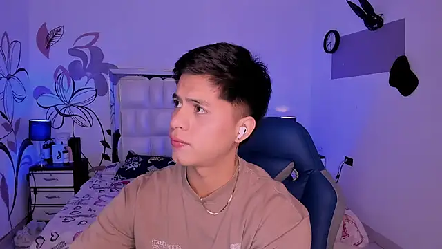 Niicky1  online show from 12.12.24