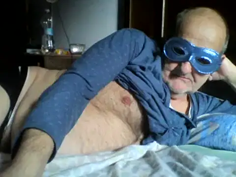 Snapshot of Geppo5911 chatting on 12.18.24 Geppo5911 online show from 12.18.24