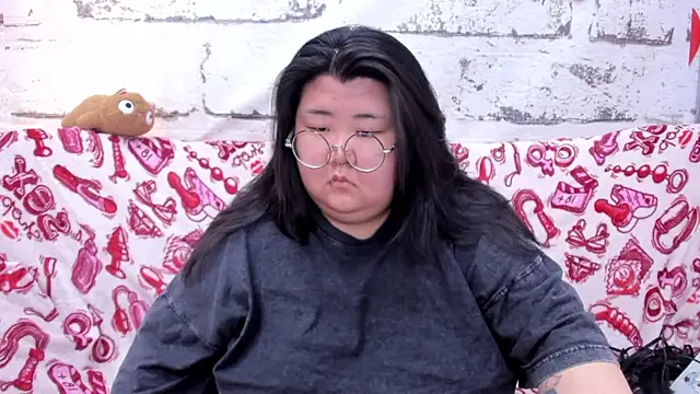 Snapshot of Nadine_asian chatting on 06.21.26 Nadine asian online show from 06.21.26