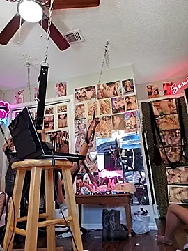 luvs2cumm69 online show from 02.20.25