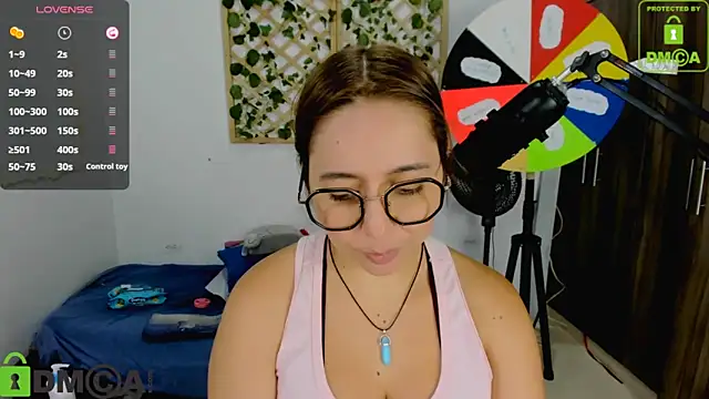 Snapshot of isa_loves_cum chatting on 10.07.25 isa loves cum online show from 10.07.25