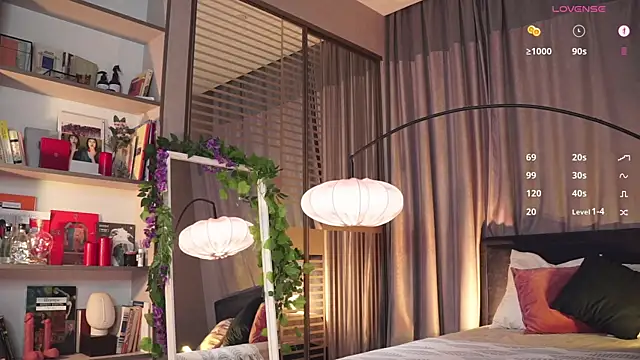 askaudrey  online show from 02.08.25