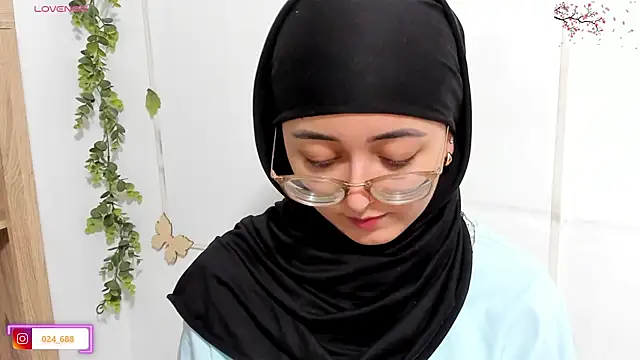 Snapshot of aysel_elid chatting on 05.23.26 aysel elid online show from 05.23.26