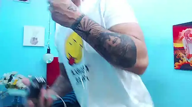 Snapshot of master_monstercock_ chatting on 12.06.24 master monstercock online show from 12.06.24