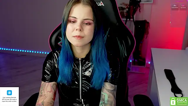 Latex Kitty online show from 01.14.26