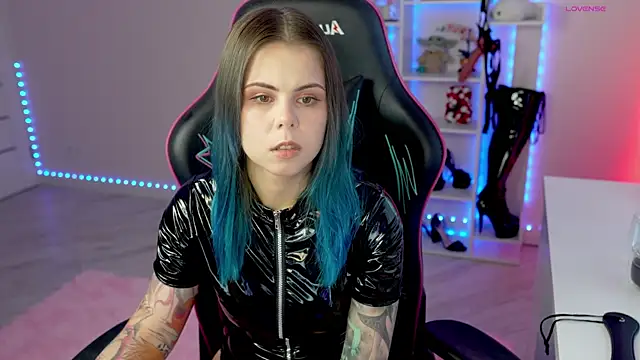 Latex Kitty online show from 03.27.26