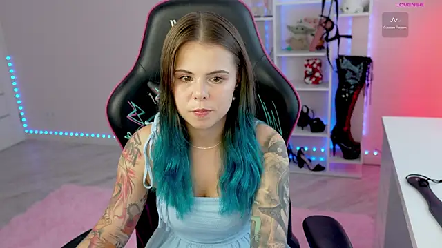 Latex Kitty online show from 08.06.26