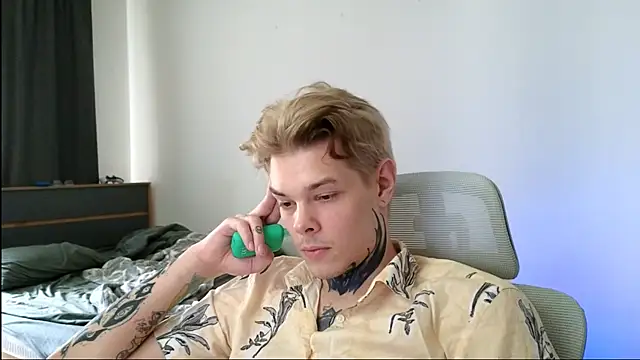 DENIS HERE online show from 05.14.26