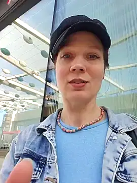 Exhibitionsplit online show from 02.11.25