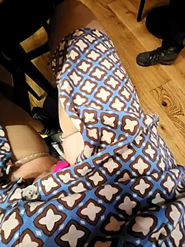 Exhibitionsplit online show from 03.04.25