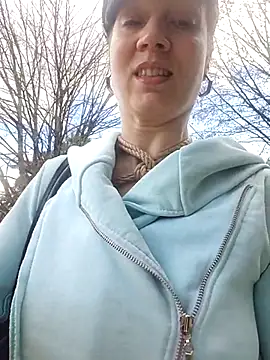 Exhibitionsplit online show from 03.09.25