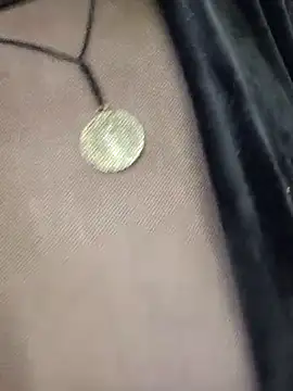 Exhibitionsplit online show from 11.22.25