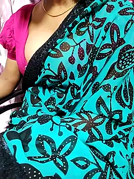 Snapshot of Shreya727 chatting on 02.21.25 Shreya727 online show from 02.21.25
