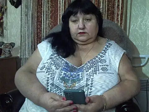 Snapshot of Nezsbudka chatting on 02.20.25 Nezsbudka online show from 02.20.25