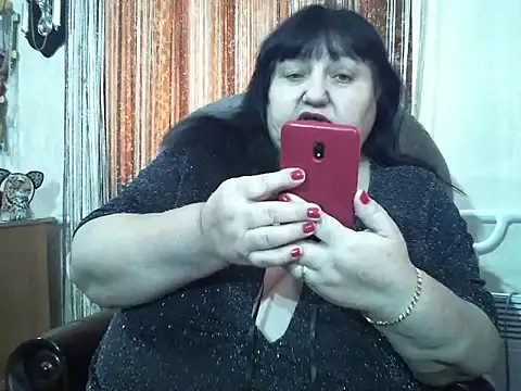 Snapshot of Nezsbudka chatting on 02.21.25 Nezsbudka online show from 02.21.25