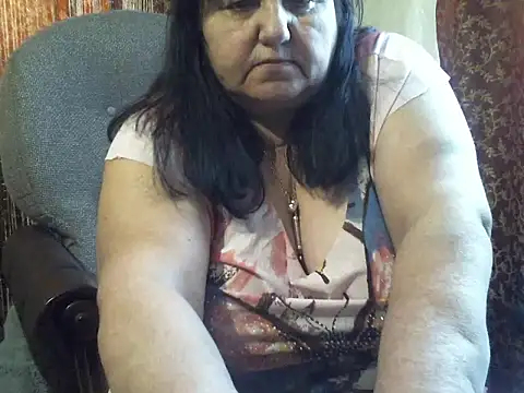 Snapshot of Nezsbudka chatting on 02.25.25 Nezsbudka online show from 02.25.25