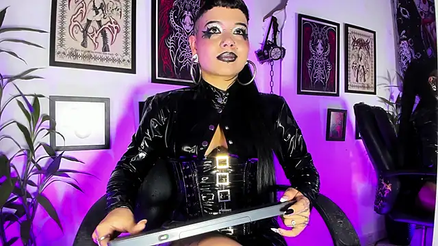 Snapshot of irregular_fetish_ chatting on 05.27.26 irregular fetish online show from 05.27.26