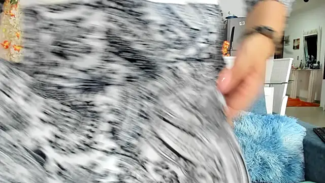 dakota johnson10 online show from 10.30.25