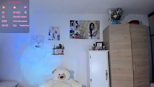 VeronikaOlsen online show from 11.13.25