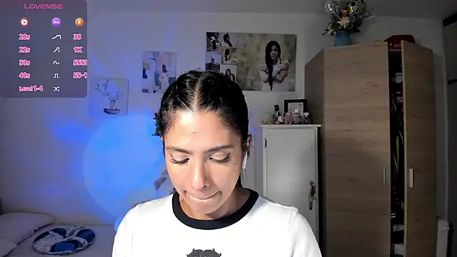 VeronikaOlsen online show from 11.26.25