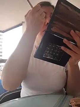 scarlett moore online show from 10.13.25