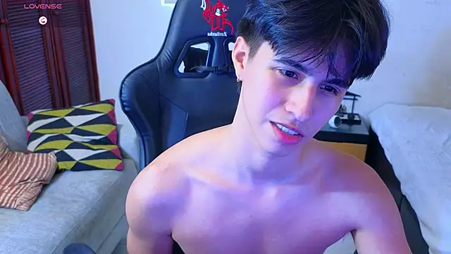 Snapshot of carl_dixon chatting on 09.18.25 carl dixon online show from 09.18.25