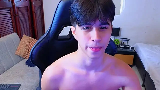 Snapshot of carl_dixon chatting on 10.05.25 carl dixon online show from 10.05.25