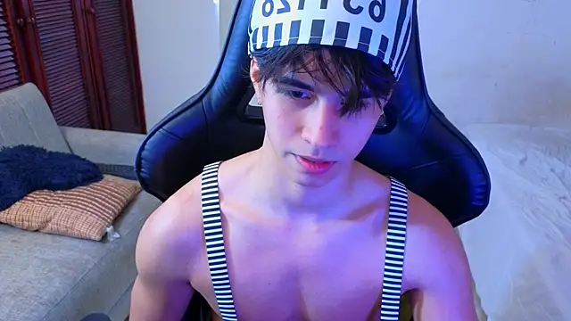 Snapshot of carl_dixon chatting on 10.28.25 carl dixon online show from 10.28.25