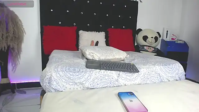 little maleja online show from 02.01.25