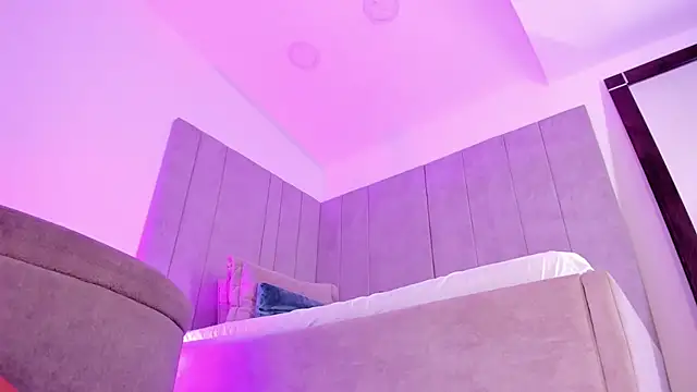 katie cruz online show from 02.08.25