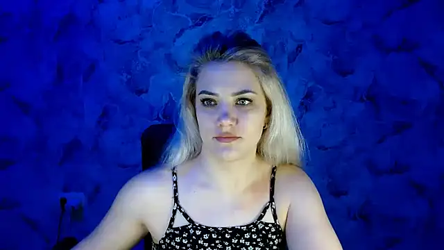 Snapshot of nika_gold1 chatting on 02.08.25 nika gold1 online show from 02.08.25