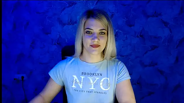 Snapshot of nika_gold1 chatting on 11.06.25 nika gold1 online show from 11.06.25