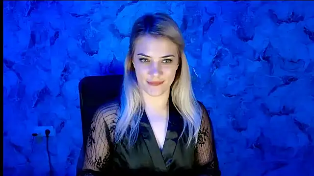 Snapshot of nika_gold1 chatting on 11.15.25 nika gold1 online show from 11.15.25