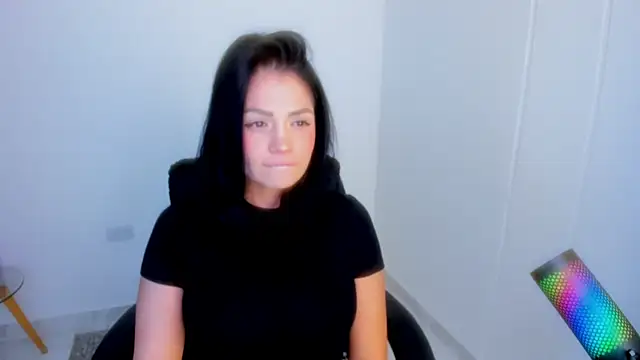 dominique21  online show from 04.10.26