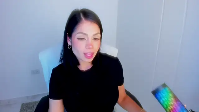 dominique21  online show from 04.14.26