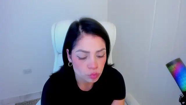 dominique21  online show from 04.27.26