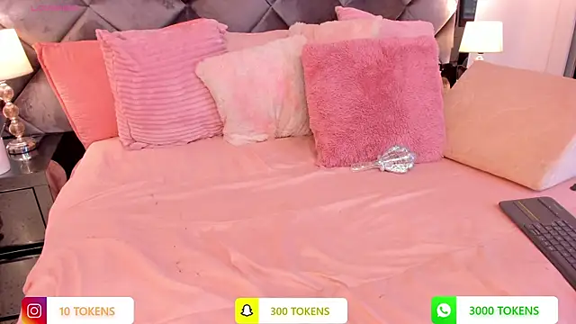 Snapshot of sofhiaa_adaams chatting on 02.17.25 sofhiaa adaams online show from 02.17.25