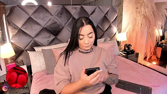 Snapshot of sofhiaa_adaams chatting on 09.15.25 sofhiaa adaams online show from 09.15.25