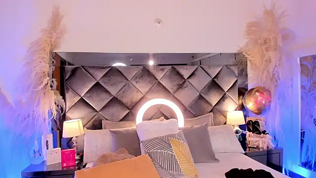 Snapshot of sofhiaa_adaams chatting on 10.08.25 sofhiaa adaams online show from 10.08.25