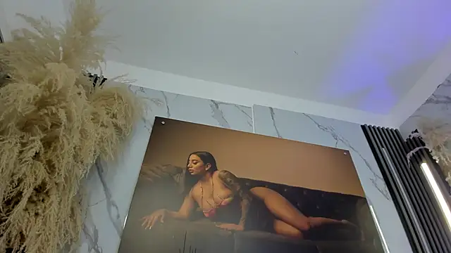 Snapshot of sofhiaa_adaams chatting on 12.02.25 sofhiaa adaams online show from 12.02.25