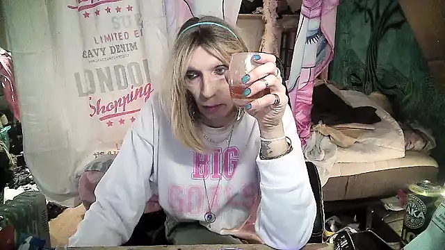 Ombeline1 online show from 02.11.25