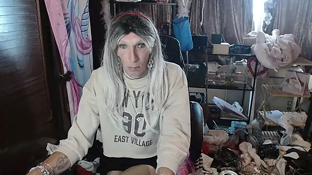 Ombeline1 online show from 10.02.25