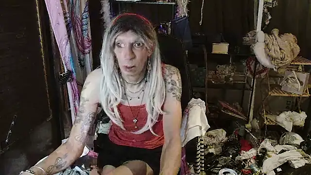 Ombeline1 online show from 10.05.25