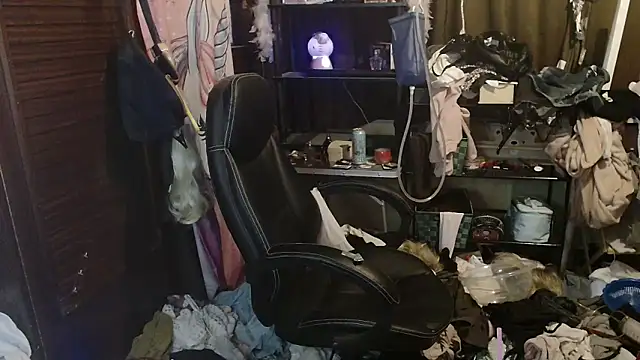 Ombeline1 online show from 12.16.25