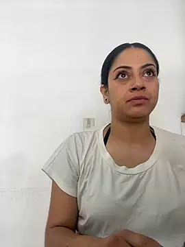 Snapshot of Juana19 chatting on 10.18.25 Juana19 online show from 10.18.25